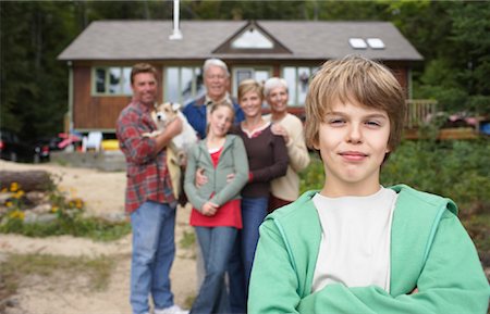 simsearch:600-01606795,k - Portrait de famille élargie par Cottage Photographie de stock - Premium Libres de Droits, Code: 600-01694201