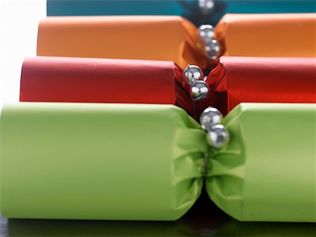 simsearch:600-07110446,k - Pétards de Noël Photographie de stock - Premium Libres de Droits, Code: 600-01694275