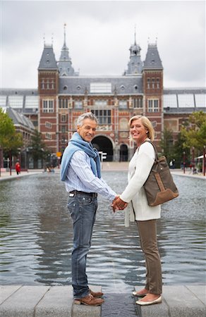 Couple at Rijksmuseum, Amsterdam, Netherlands Stock Photo - Premium Royalty-Free, Code: 600-01716163