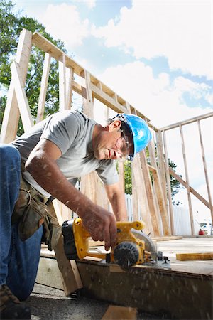 serrucho - Construction Worker Working Foto de stock - Sin royalties Premium, Código: 600-01742650