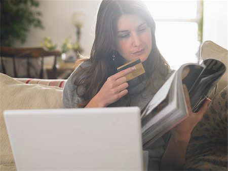 domenica mattina - Portrait of Woman using Laptop Computer Fotografie stock - Premium Royalty-Free, Codice: 600-01742750