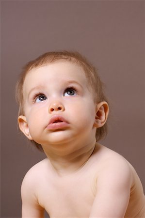 Portrait of Baby Looking Up Fotografie stock - Premium Royalty-Free, Codice: 600-01742761