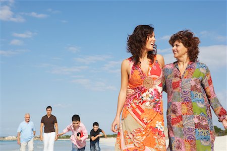 Family on the Beach Stock Photo - Premium Royalty-Free, Code: 600-01755514