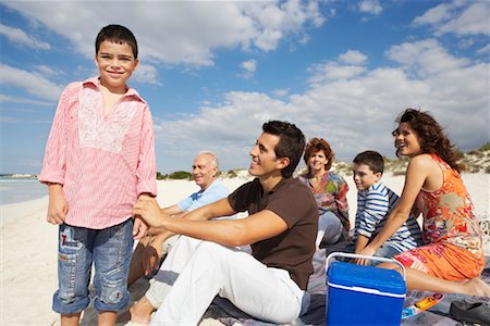 simsearch:600-01787694,k - Family on the Beach Stock Photo - Premium Royalty-Free, Code: 600-01755518