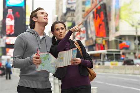 Couple in City with Map, New York City, New York, USA Foto de stock - Sin royalties Premium, Código: 600-01787378