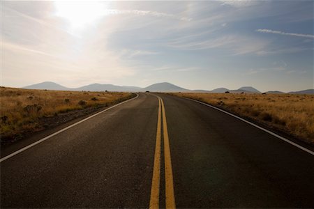 Road Through Arizona Desert, near Flagstaff, USA Foto de stock - Sin royalties Premium, Código: 600-01788167