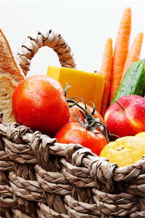 Basket of Fresh Food Foto de stock - Sin royalties Premium, Código: 600-01788525