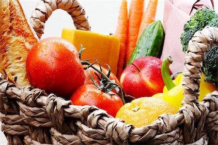 still life meat tomato - Basket of Fresh Food Photographie de stock - Premium Libres de Droits, Code: 600-01788527