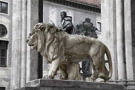 Lion Statue, Odeonsplatz, Munich, Germany Foto de stock - Sin royalties Premium, Código: 600-01790149