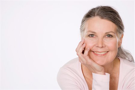 Portrait of Mature Woman Photographie de stock - Premium Libres de Droits, Code: 600-01792453