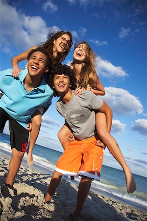 Portrait of Friends on Beach Foto de stock - Sin royalties Premium, Código: 600-01838212