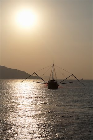 fishing boats recreational - Fishing Boat on Water, Hong Kong, China Stock Photo - Premium Royalty-Free, Code: 600-01879014