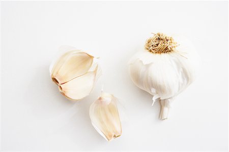 smelling spices - Garlic Stock Photo - Premium Royalty-Free, Code: 600-01954608