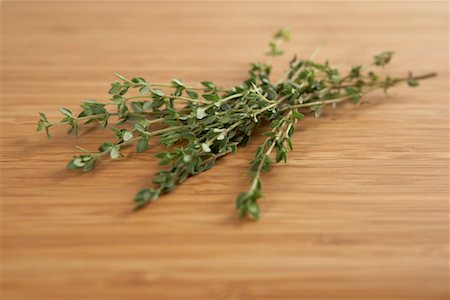 Thyme on Cutting Board Foto de stock - Sin royalties Premium, Código: 600-01955553