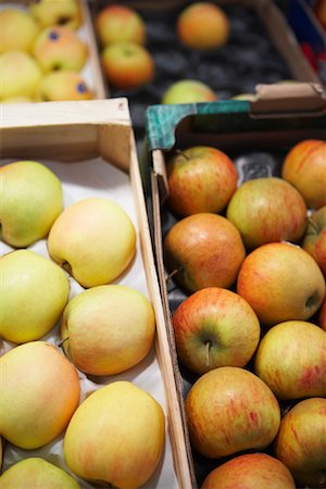 fruit stall - Apples at Market Stock Photo - Premium Royalty-Free, Code: 600-01956044