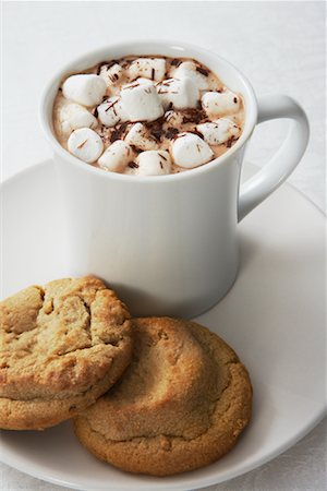 simsearch:600-02033688,k - Hot Chocolate with Cookies Stock Photo - Premium Royalty-Free, Code: 600-02033679