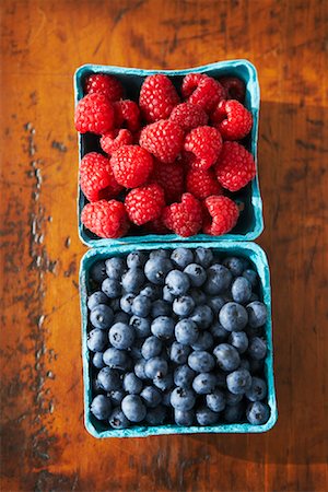 Cartons of Blueberries and Raspberries Stock Photo - Premium Royalty-Free, Code: 600-02033718