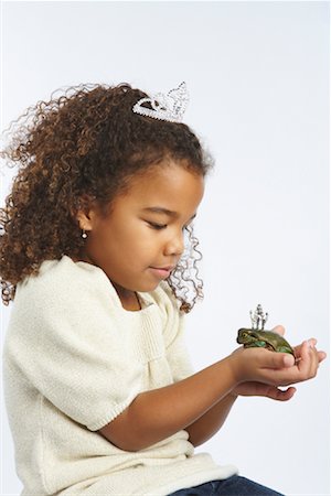 frog white background - Fille avec le Prince de grenouille Photographie de stock - Premium Libres de Droits, Code: 600-02055766