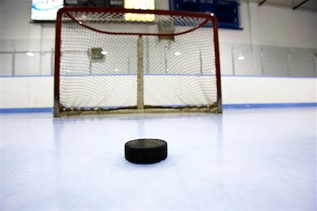 pictures of empty hockey rinks - NET et rondelle de hockey Photographie de stock - Premium Libres de Droits, Code: 600-02056042