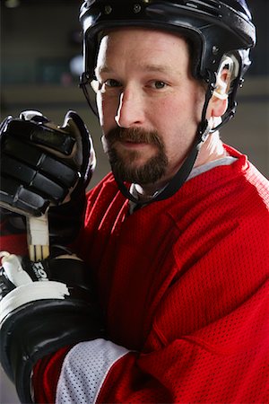 estadio para patinaje en hielo - Portrait of Hockey Player Foto de stock - Sin royalties Premium, Código: 600-02056102