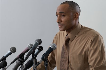 Man Giving Speech Foto de stock - Sin royalties Premium, Código: 600-02056583