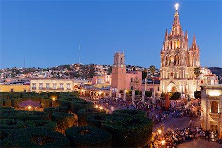 famous place of mexico places - El Jardin Town Square and La Parroquia at Dusk, San Miguel de Allende, Guanajuato, Mexico Stock Photo - Premium Royalty-Free, Code: 600-02056719