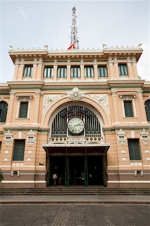 simsearch:600-02063848,k - Exterior of Central Post Office, Ho Chi Minh City, Vietnam Foto de stock - Sin royalties Premium, Código: 600-02063580