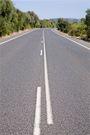 simsearch:600-02216122,k - Centerline of Road, Mallorca, Spain Stock Photo - Premium Royalty-Free, Code: 600-02071395