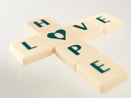 Word Tiles with Hope and Love Spelled Out Foto de stock - Sin royalties Premium, Código: 600-02080033