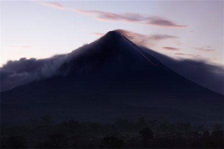 simsearch:600-02080243,k - Arenal Volcano at Dawn, Arenal Volcano National Park, Alajuela, Costa Rica Fotografie stock - Premium Royalty-Free, Codice: 600-02080244