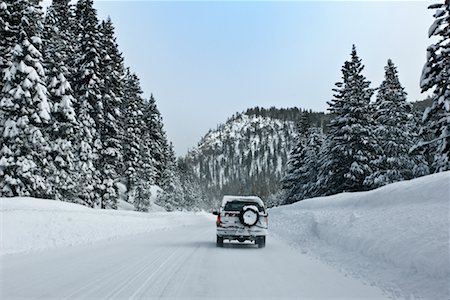 Car on Snowy Road Stock Photo - Premium Royalty-Free, Code: 600-02080911