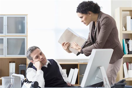 simsearch:649-03817612,k - Business People Talking at Desk Stock Photo - Premium Royalty-Free, Code: 600-02081752