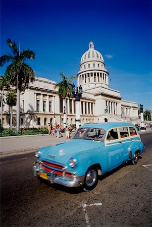 Capitolio Nacional de Cuba and street scene, Havana, Cuba Foto de stock - Sin royalties Premium, Código: 600-02121283