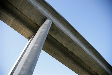 Underside of Bridge Foto de stock - Sin royalties Premium, Código: 600-02130417