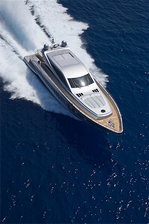 Overhead View of Luxury Yacht Foto de stock - Sin royalties Premium, Código: 600-02130726