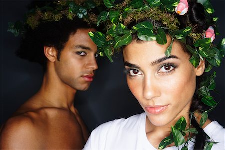 pecado original - Portrait of Couple With Wreaths in Hair Foto de stock - Sin royalties Premium, Código: 600-02200307