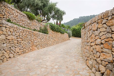 simsearch:600-02216122,k - Walled Walkway, Malloca, Spain Stock Photo - Premium Royalty-Free, Code: 600-02216123