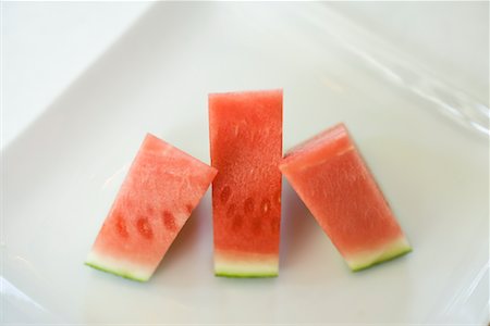 red watermelon - Melon d'eau sur la plaque Photographie de stock - Premium Libres de Droits, Code: 600-02222900