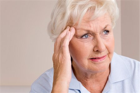 single old woman - Woman With Headache Foto de stock - Sin royalties Premium, Código: 600-02244862