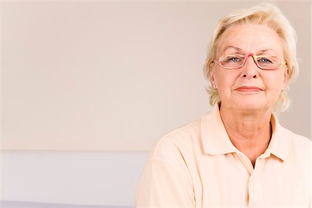 personas mayores solamente - Portrait of Woman Foto de stock - Sin royalties Premium, Código: 600-02245236