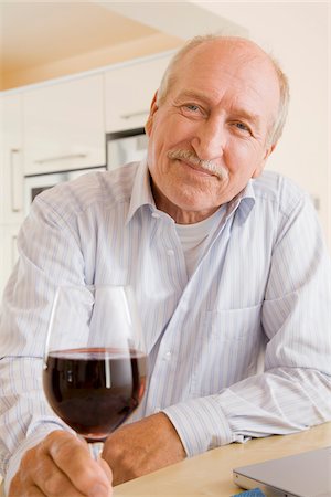 simsearch:600-02257926,k - Portrait of Man With Glass of Wine Photographie de stock - Premium Libres de Droits, Code: 600-02257929