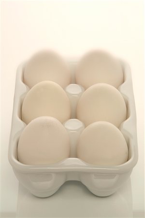 simsearch:600-01014668,k - Six Eggs in a Carton Foto de stock - Sin royalties Premium, Código: 600-02264015