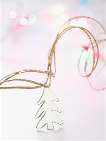 string and nobody - Christmas Ornament Stock Photo - Premium Royalty-Free, Code: 600-02264804