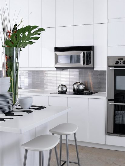 White Kitchen Stock Photo - Premium Royalty-Free, Artist: Michael Alberstat, Image code: 600-02314917