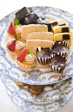 Close-up of Dessert Tray From High Tea at the Empress Hotel, Victoria, British Columbia, Canada Foto de stock - Sin royalties Premium, Código: 600-02312318