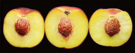 fresh peach - Cross Section of Peaches Foto de stock - Sin royalties Premium, Código: 600-02312323
