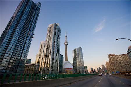 distorted - Toronto Skyline from Gardiner Expressway, Ontario, Canada Stock Photo - Premium Royalty-Free, Code: 600-02347790