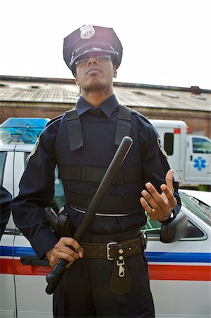 Portrait of Police Officer Foto de stock - Sin royalties Premium, Código: 600-02348145