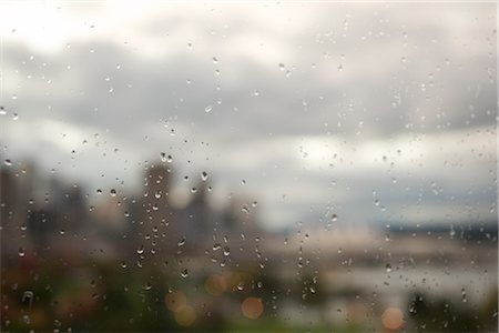 raindrop window - Close-up of Raindrops on Window Foto de stock - Sin royalties Premium, Código: 600-02376776