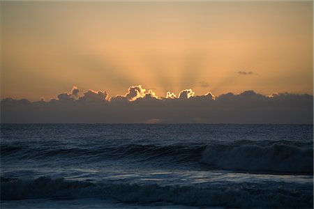 simsearch:600-07529044,k - Sun Rising over the Beach, Punta del Diablo, Uruguay Foto de stock - Sin royalties Premium, Código: 600-02377408